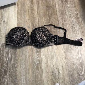 Victoria’s Secret 32D very sexy push-up bra